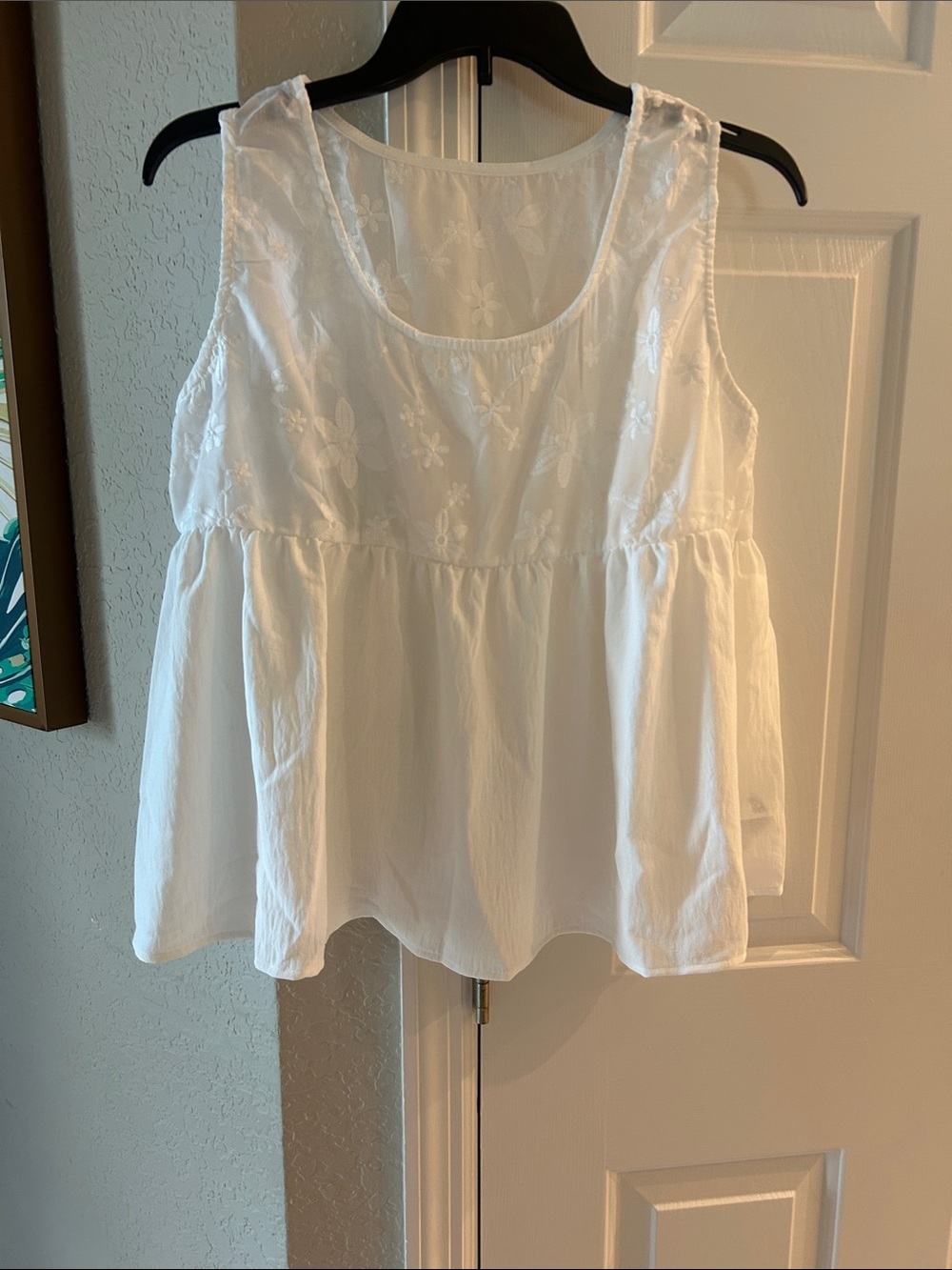 White Embroidered Sleeveless Peplum Top - Brand Unspecified